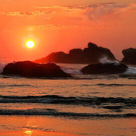 Bandon  by Jean Noren