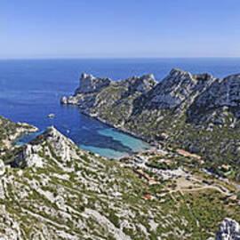 Calanques de Sormiou creek by Sami Sarkis Photography