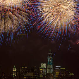 Hudson River Fireworks XI by Clarence Holmes