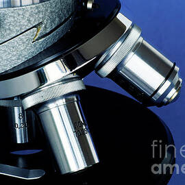 Optical microscope lenses by Sami Sarkis Photography