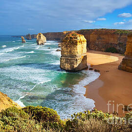 Twelve Apostles Great Ocean Road by Bill  Robinson