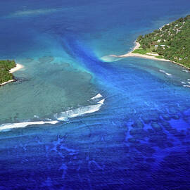 Channel between Pele and Nguna islands surrounded by tropical sea by Sami Sarkis Photography