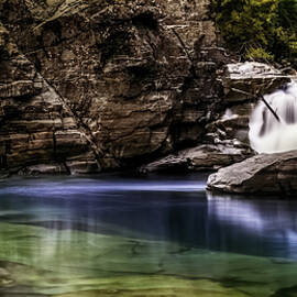 Deep pool by Thomas Nay