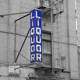 Liquor Store NYC by Richard Reeve