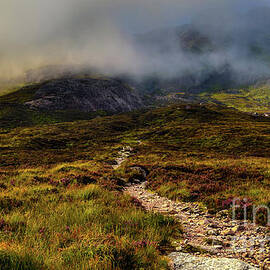 Mystery in Glencoe  by Kype Hills