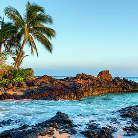 Pa'ako Beach by Kelley King