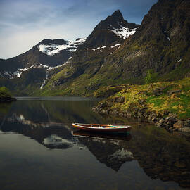 Peaceful Lofoten by Tor-Ivar Naess
