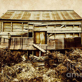 Shabby country cottage by Jorgo Photography