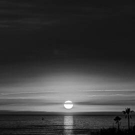 sol  o  luna  paseo del mar by Joe Schofield