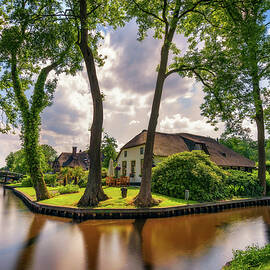 Typical dutch village of Giethoorn in Netherlands by Miroslav Liska