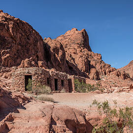 Sandstone Cabins by Ed Clark