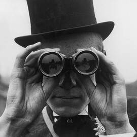 Derby Spectator by Topical Press Agency