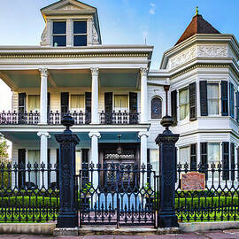 Garden District, New Orleans, La by Claudia Uripos