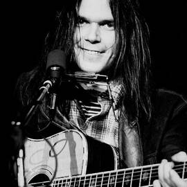 Neil Young Live by Larry Hulst
