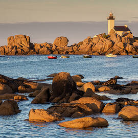 Pointe De Pontusval, Plouneour-brignogan-plages, Departement Finistere, Brittany, France by Roland Gerth