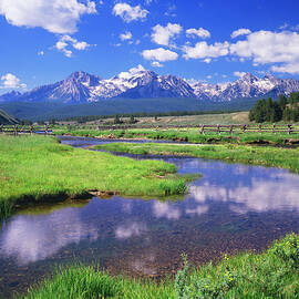Sawtooth Mountain Range, Idaho by Ron thomas