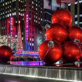 Midtown Christmas Ornaments, Nyc by Lumiere