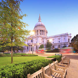 St Paul's Cathedral, London by Maurizio Rellini