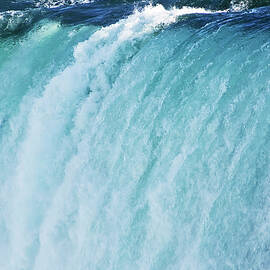Niagara Falls by Claudia Uripos