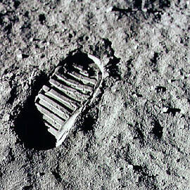Apollo 11 Mission Leaves First by Nasa