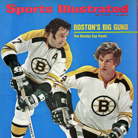 Boston Bruins Phil Esposito And Bobby Orr, 1972 Nhl Sports Illustrated Cover by Sports Illustrated