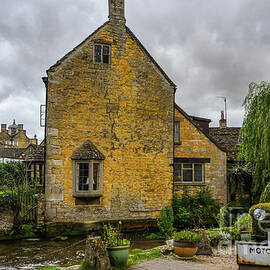 Bourton-on-the-Water by Abigail Diane Photography