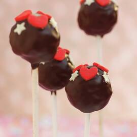 Cake Pops For Valentine's Day by Garlick, Ian