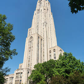 Cathedral of Learning building at the University of Pittsburgh by Steven Heap