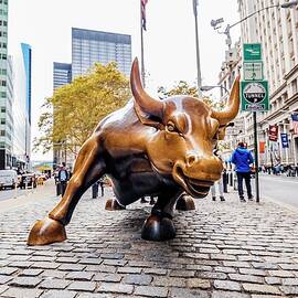 Charging Bull Sculpture, Nyc by Antonino Bartuccio