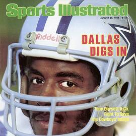Dallas Cowboys Tony Dorsett Sports Illustrated Cover by Sports Illustrated