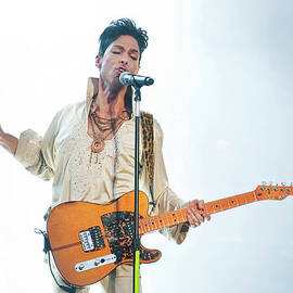Day 3 Of Hop Farm Festival 2011 - by Neil Lupin