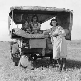 Dust Bowl Refugee Family Truck by Bettmann
