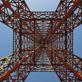 Eiffel Tower by CAsar G.m.