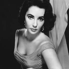 Elizabeth Taylor by Archive Photos