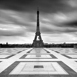 France, Ile-de-france, Paris, Invalides, Eiffel Tower, Ville De Paris, View Of The Eiffel Tower From Place Du Trocadero by Francesco Carovillano