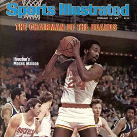 Houston Rockets Moses Malone... Sports Illustrated Cover by Sports Illustrated