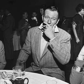 what cigarettes did john wayne smoke Couples & Cast img2475 John Wayne smoking cigarette western