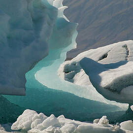 Jokulsarlon Lagoon, Iceland by Joanna Mccarthy