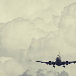 Landing In Cumulous by Shaunl