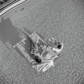 Las Vegas Luxury by Slim Aarons
