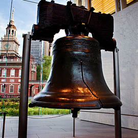 Liberty Bell, Philadelphia, Pa by Laura Zeid