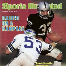 Los Angeles Raiders Marcus Allen... Sports Illustrated Cover by Sports Illustrated