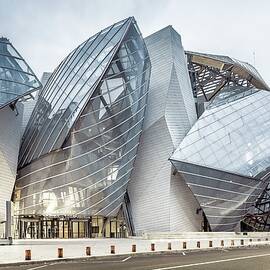 Louis Vuitton Foundation In Paris by Antonino Bartuccio