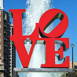 Love Sculpture, Philadelphia, Pa by Grant Studios