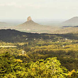 Maleny to the Glass House Mountains by Jorgo Photography