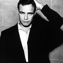 marlon brando cigarette poster Generic Stanley Kowalski In Vest With Streetcar 24X36 Classic Hollywood Classic: Posters & Prints Marlon Brando Lighting A Cigarette