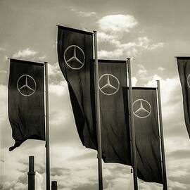 Mercedes Benz by Robert Grac