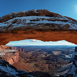 Mesa Arch, Canyonlands Np, Ut by Bernd Grundmann