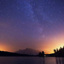 Milky Way In Banff by Dan prat
