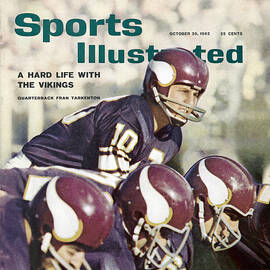 Minnesota Vikings Qb Fran Tarkenton... Sports Illustrated Cover by Sports Illustrated